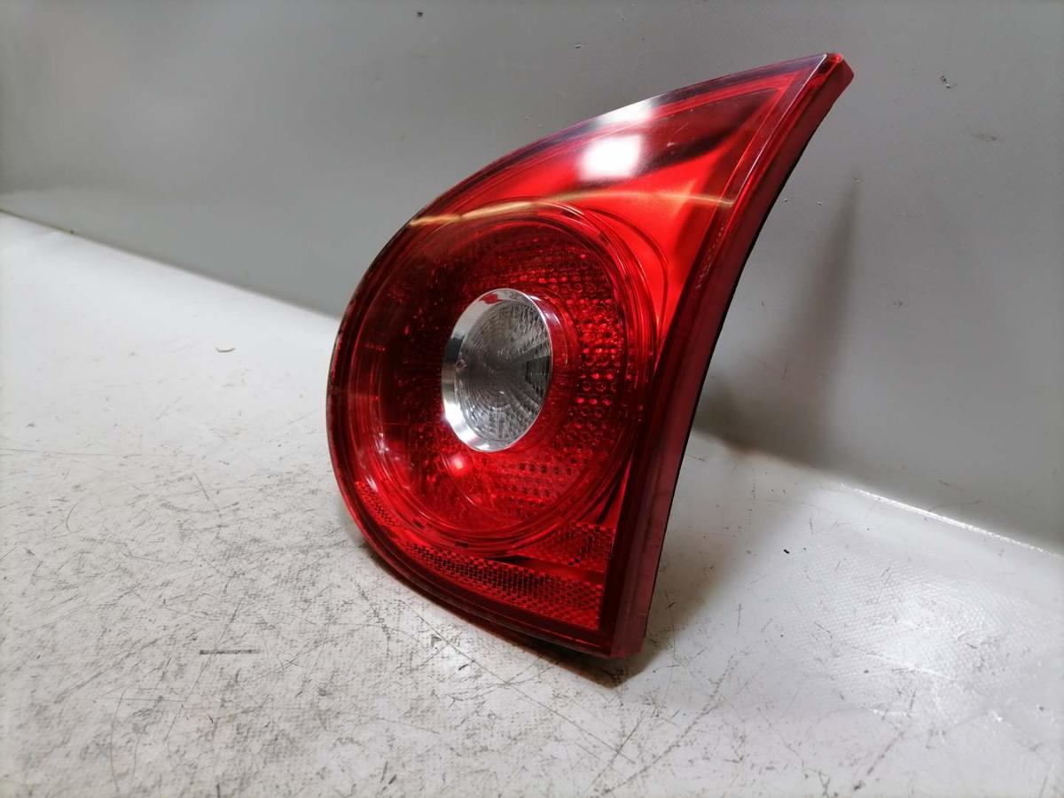 VW Golf 5 original R&uuml;cklicht R&uuml;ckleuchte Heckleuchte innen rechts Flie&szlig;heck BJ04